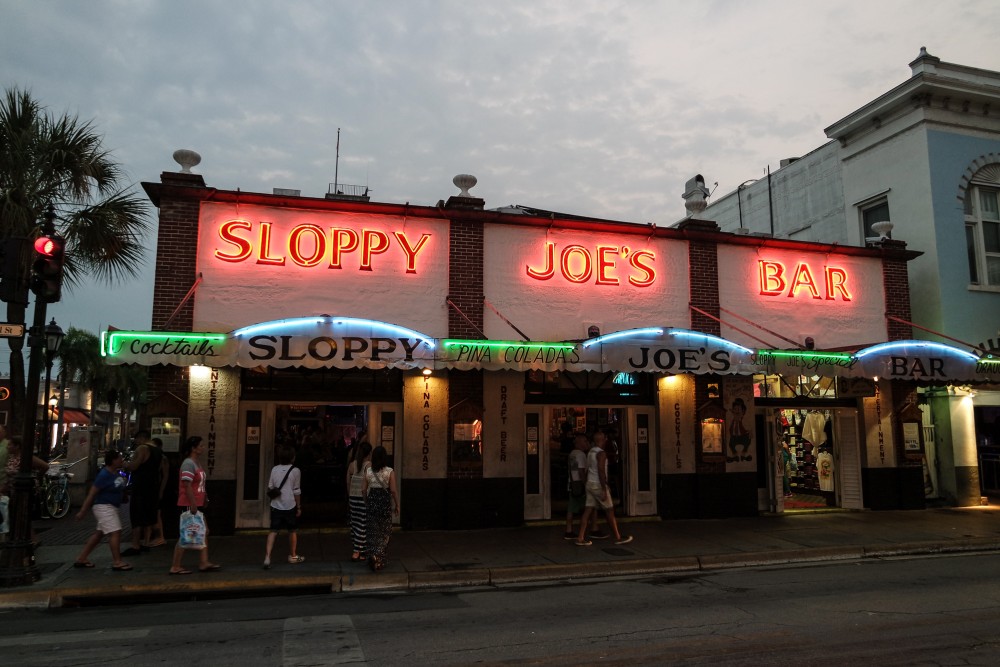 Sloppy Joes bar